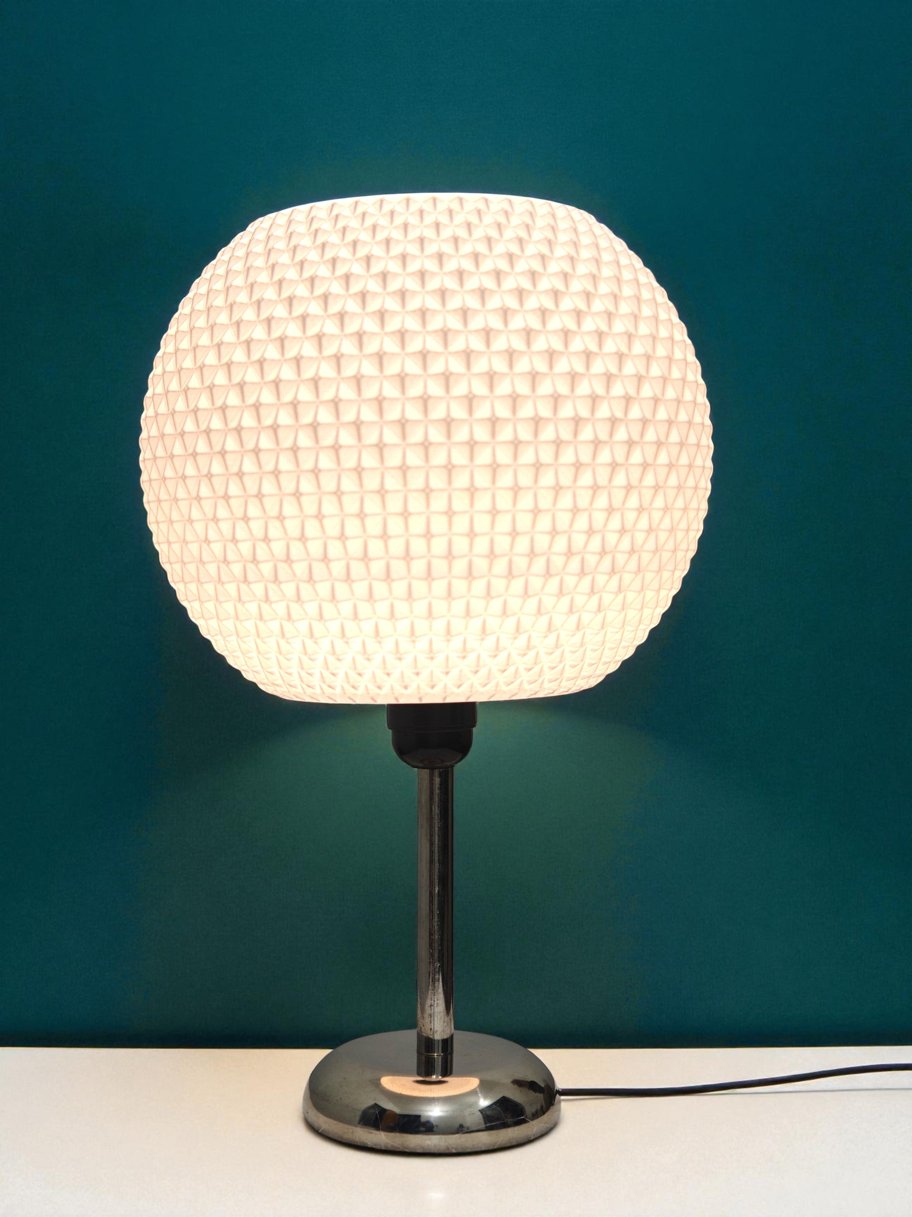 3D Printed round table lamp